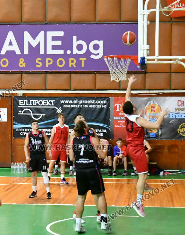 Баскетболистите на „Хасково“ записаха две убедителни победи