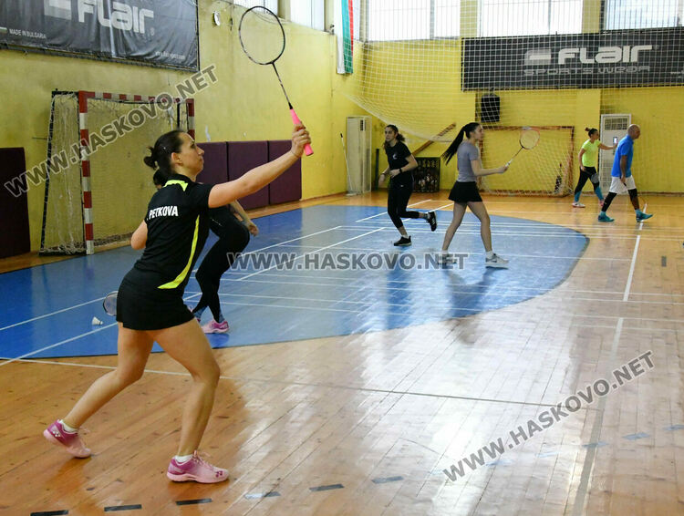 Призьорите на смесени двойки в международния турнир по бадминтон