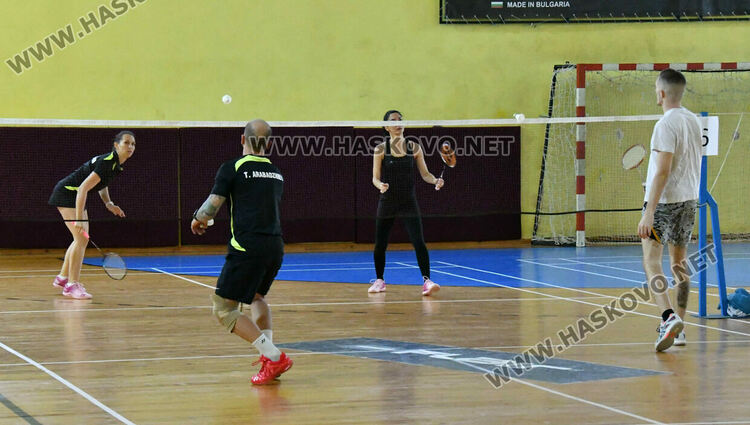 Призьорите на смесени двойки в международния турнир по бадминтон