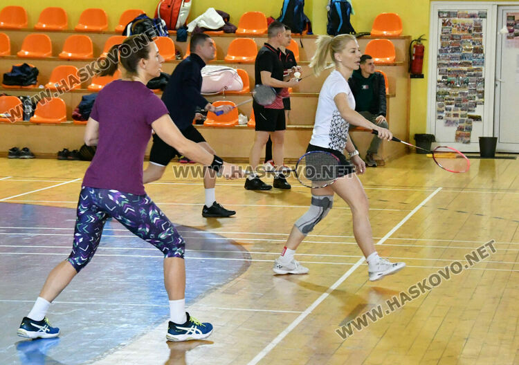 Призьорите на смесени двойки в международния турнир по бадминтон