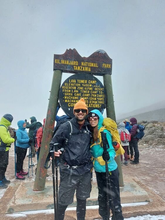 Първомайско момиче пя българския химн на 5895 м н.м.в.