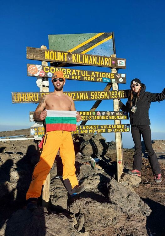 Първомайско момиче пя българския химн на 5895 м н.м.в.