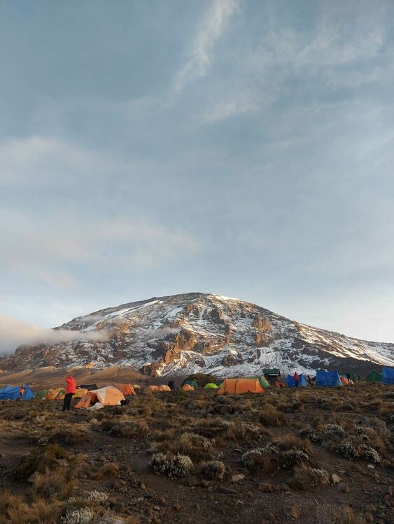 Първомайско момиче пя българския химн на 5895 м н.м.в.