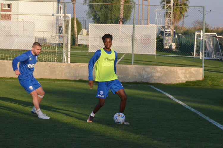 Ганайски централен нападател се присъедини към отбора на "Арда" в Анталия