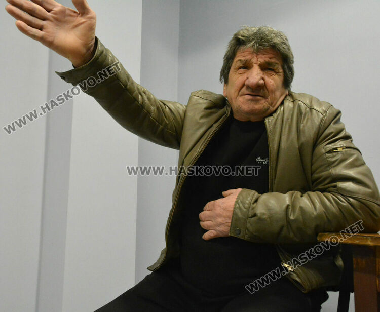 Мъж, живеещ в близост до кошарите на Анастас