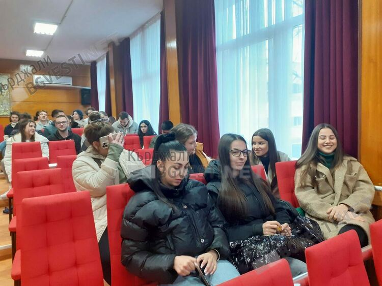 СУ“Петко Р. Славейков“ ще обучава 15 младежи за лицензирани екскурзоводи