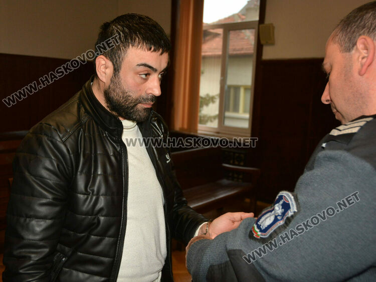 Оставиха в ареста мъжа, издирван за измами за онлайн продажба на мобилни телефони