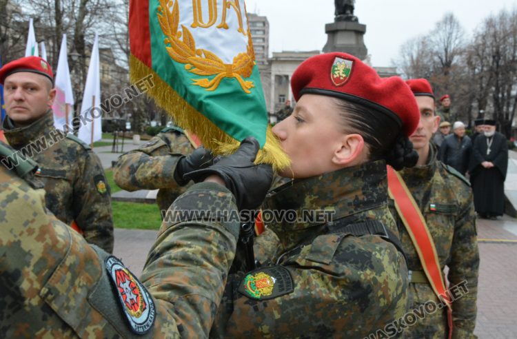 Военна клетва на площад „Свобода“ за първи път от 37 години насам