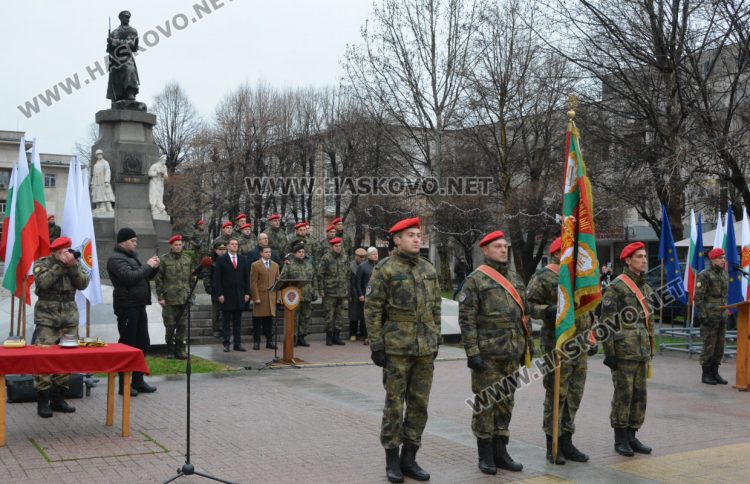 Военна клетва на площад „Свобода“ за първи път от 37 години насам