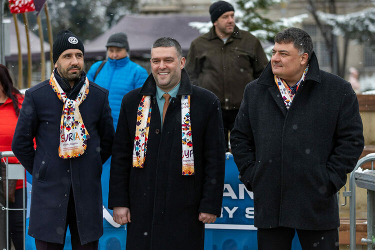 Първият фестивален ден на XXIX МФМИ „Сурва“ 2023 започна с празнично настроение и цветове