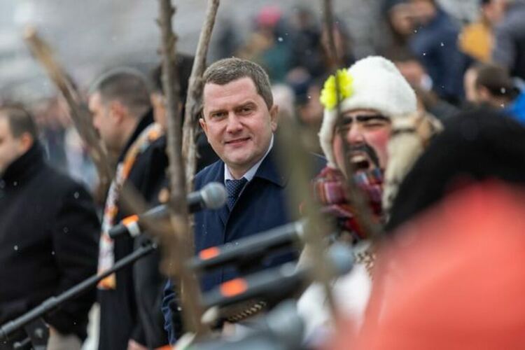 Първият фестивален ден на XXIX МФМИ „Сурва“ 2023 започна с празнично настроение и цветове