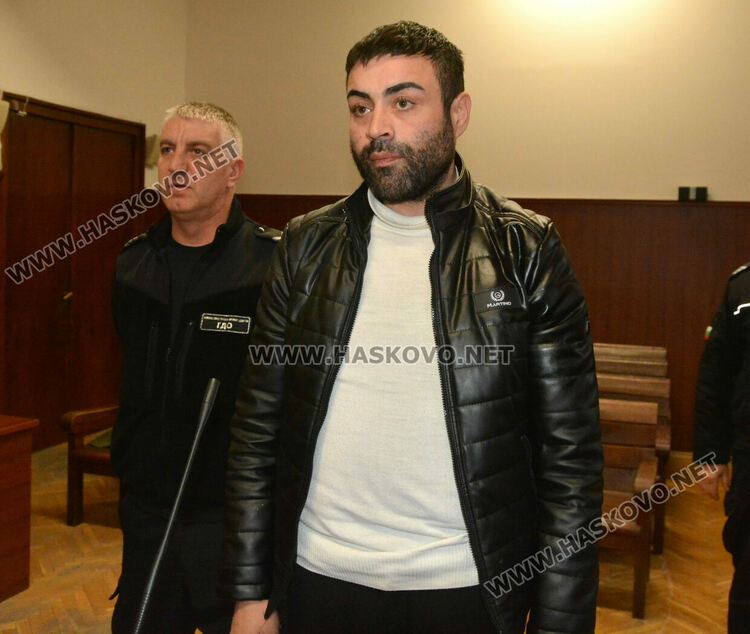 Оставиха в ареста мъжа, издирван за измами за онлайн продажба на мобилни телефони