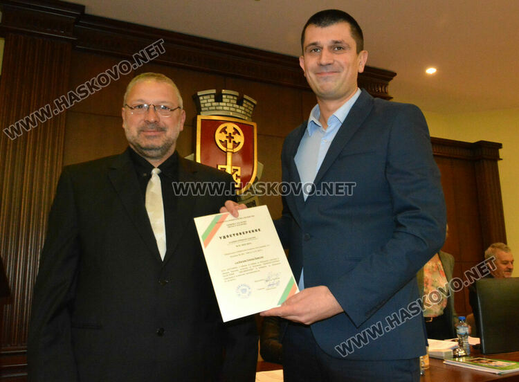 Нов общински съветник положи клетва в Хасково в края на мандата, друг се отказа от мястото си