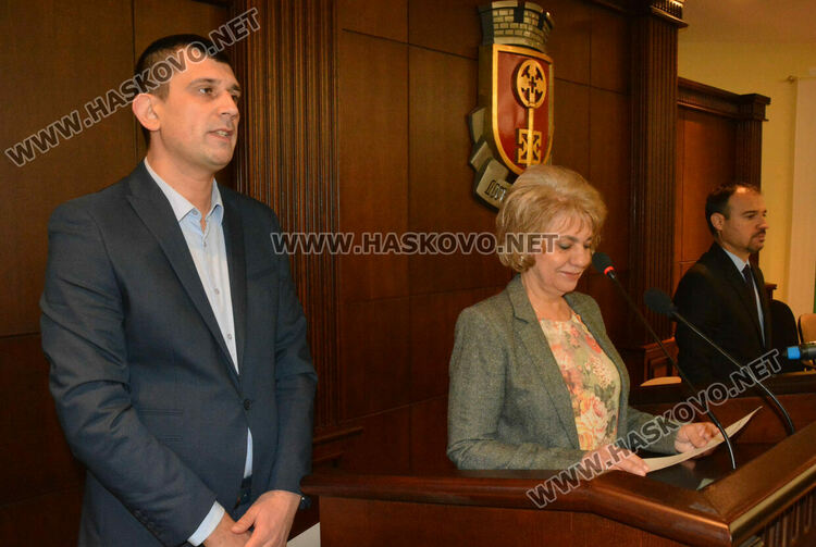 Нов общински съветник положи клетва в Хасково в края на мандата, друг се отказа от мястото си