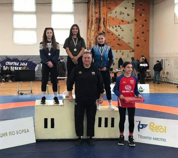 Меган Димчева спечели шампионската титла на Държавното по борба