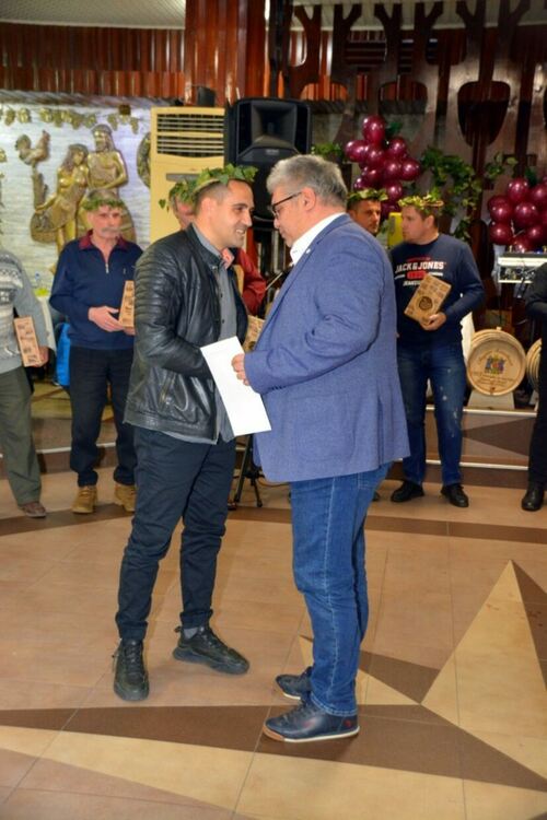 Никола Райчев е големият победител в конкурса "Най-добро домашно вино - реколта 2022 г." (снимки)