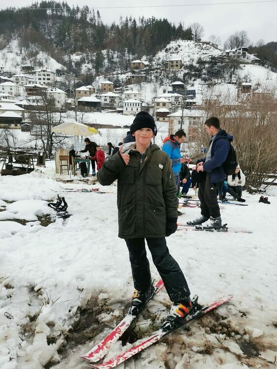 В Могилица си пуснаха ски влек, децата се учат да карат ски /галерия/