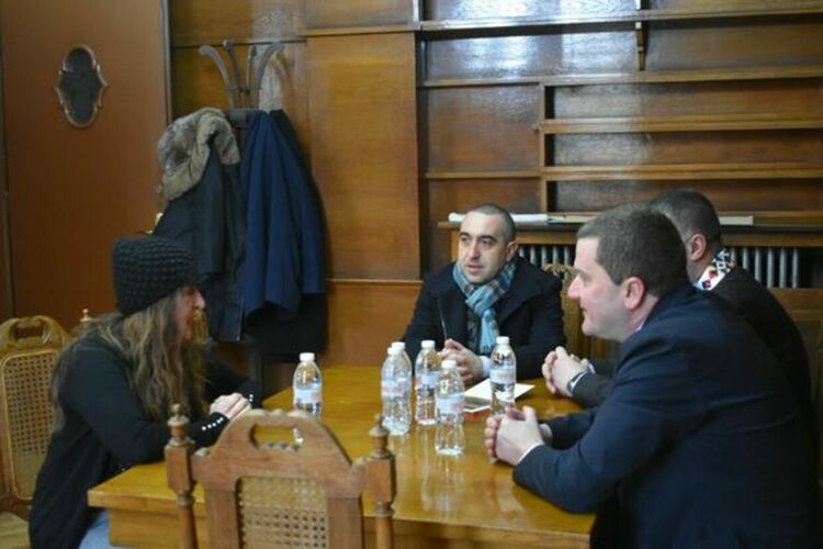 Кметът на община Перник Станислав Владимиров и областният управител Людмил Веселинов се срещнаха с посланика на САЩ Херо Мустафа