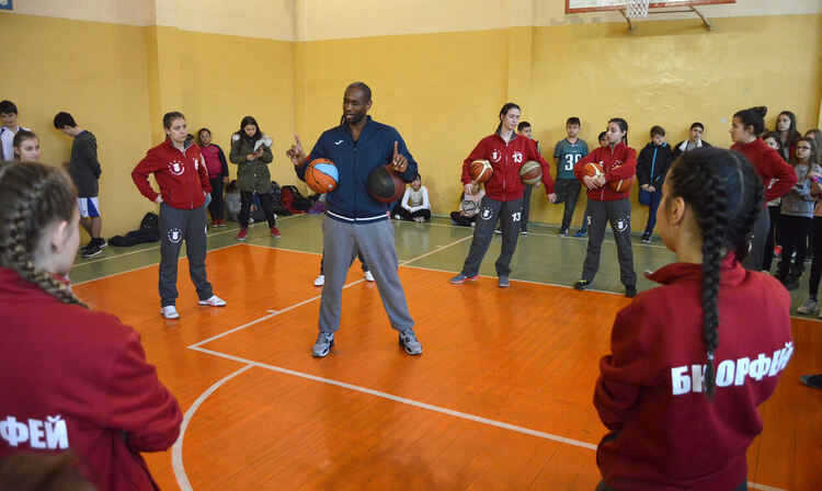 Американски разузнавач ще открие Месеца на Америка в Кърджали