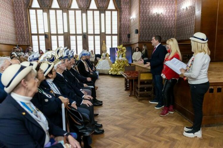 Кметът на община Перник Станислав Владимиров се срещна с делегациите от побратимените градове