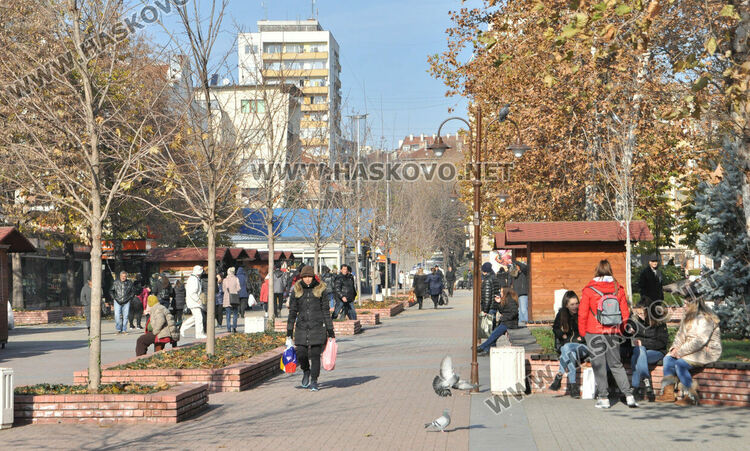 Предимно облачно във вторник, вечерта – слаб дъжд и сняг