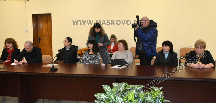 Графичен и интериорен дизайн като нова паралелка в Хасковска област е заложена в план- приема за 8-ми клас