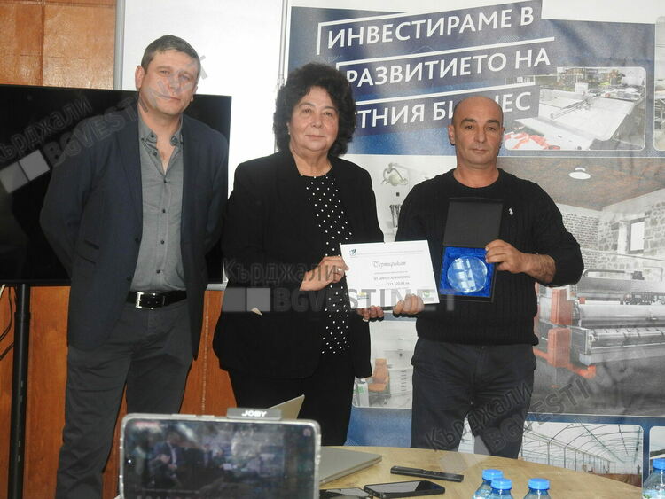 Дънди прешъс метълс възражда Крумовград, фонд финансира за година 15 проекта за работни места, връща младите/снимки/