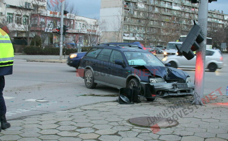 Катастрофа на кръстовището до "Примата"