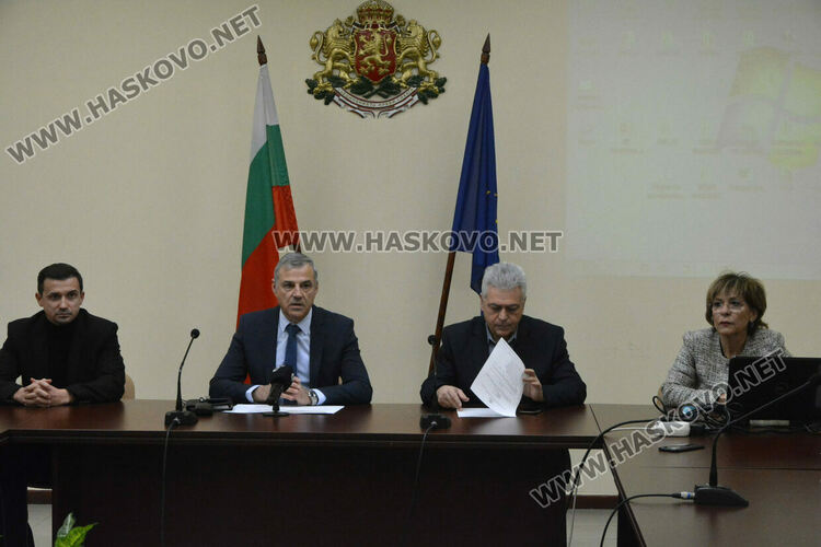 Графичен и интериорен дизайн като нова паралелка в Хасковска област е заложена в план- приема за 8-ми клас