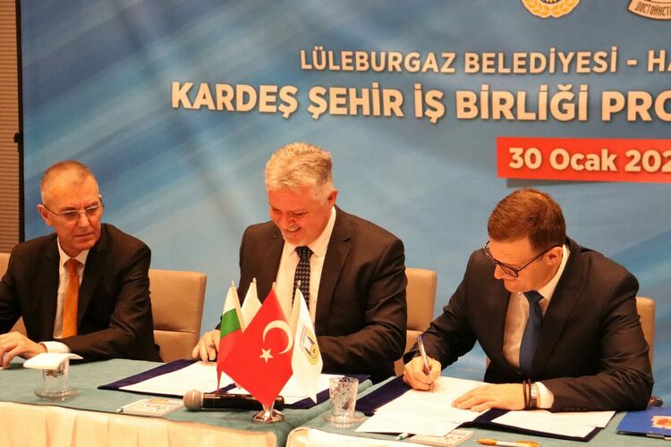 Хасково и Люлебургас с идеи за общи инициативи след побратимяване