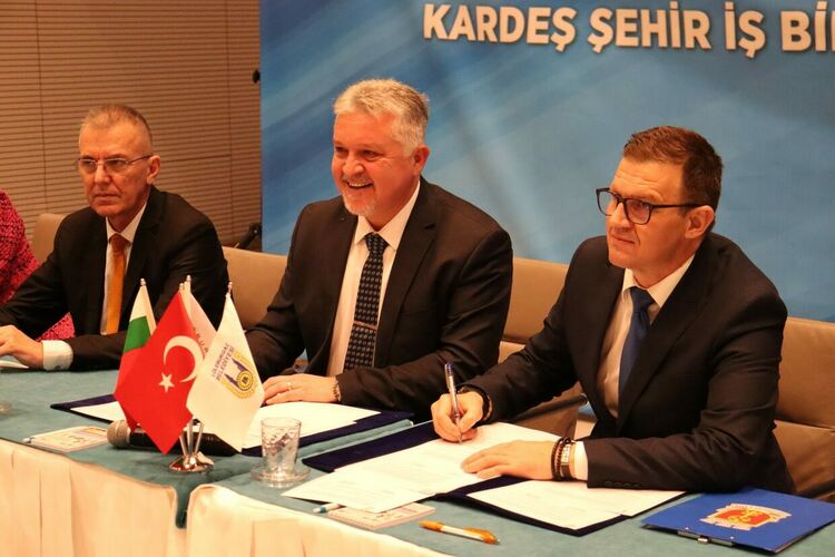 Хасково и Люлебургас с идеи за общи инициативи след побратимяване