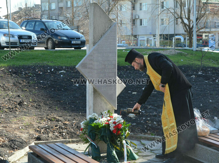 Дебат:Да има ли общ паметник на избитите без съд и присъда преди и след 9-ти септември?