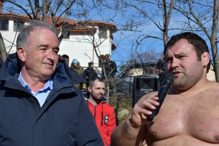 Димитър Кумчев спечели пехливанските борби в Асеновград (снимки)