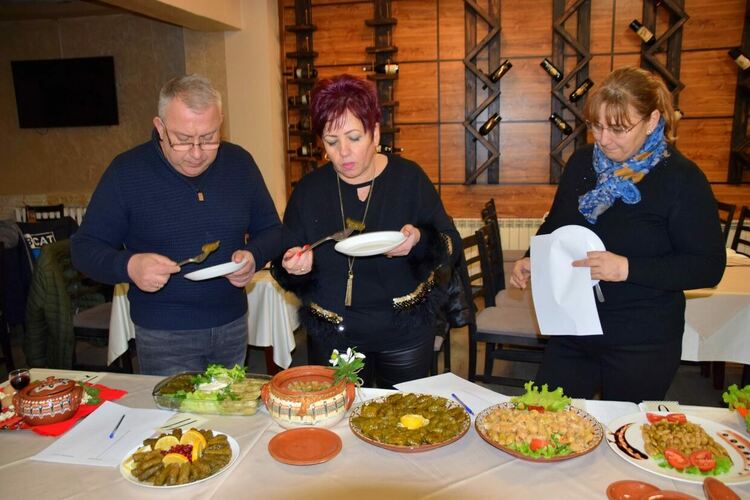 Откриха най-вкусните станимашки сармички (снимки)