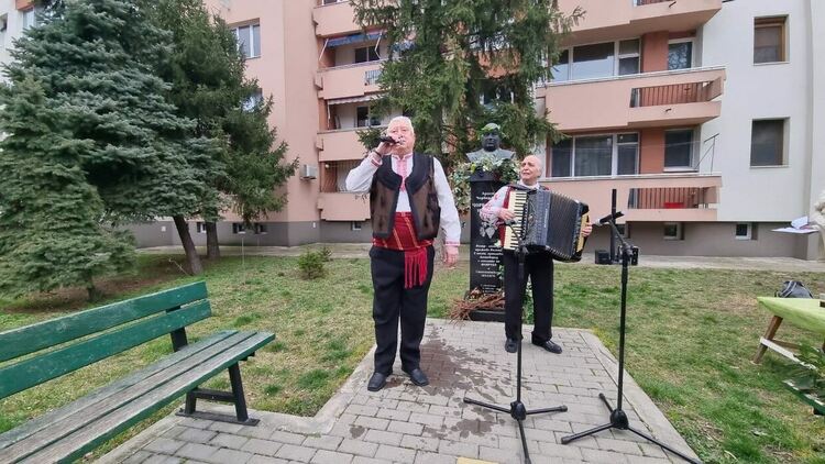 Вино от чешма вместо вода потече и тази година в Асеновград