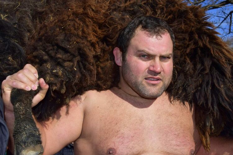 Димитър Кумчев спечели пехливанските борби в Асеновград (снимки)