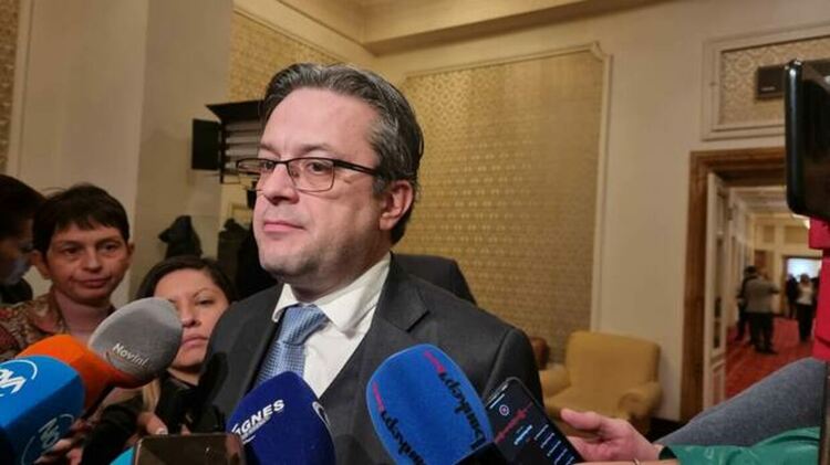 Очаквам служебният кабинет да не участва в предизборната кампания, каза Тома Биков