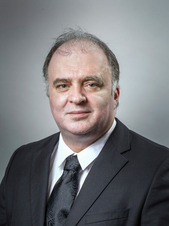 Минеков си отива. Кой е новият министър на културата