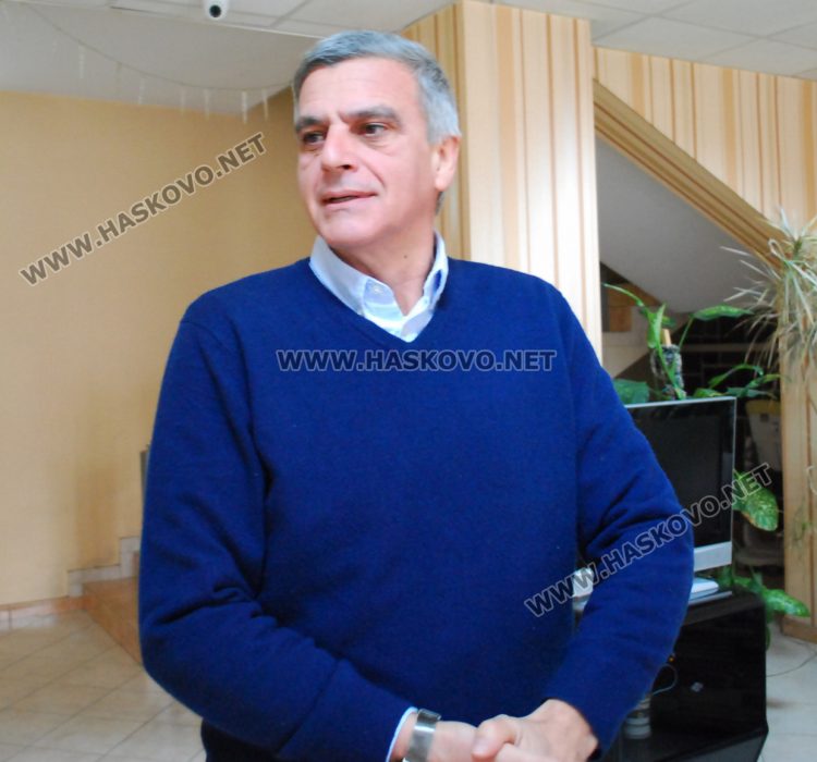 Стефан Янев на среща с граждани в Хасково, не е ясен водачът на листата в областта