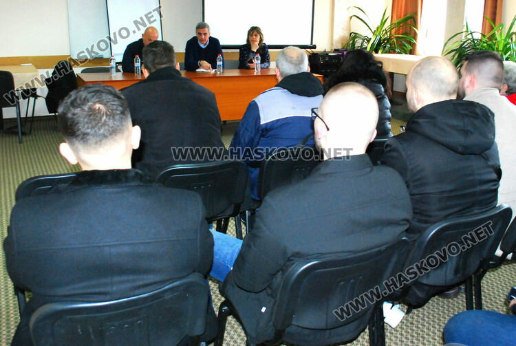 Стефан Янев на среща с граждани в Хасково, не е ясен водачът на листата в областта