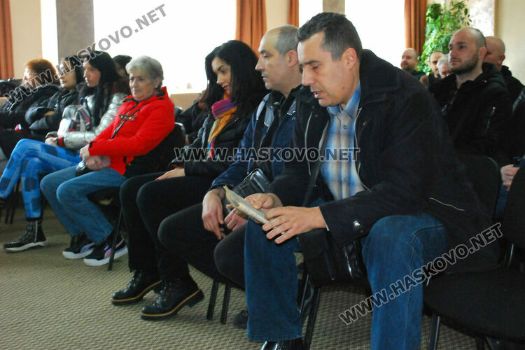 Стефан Янев на среща с граждани в Хасково, не е ясен водачът на листата в областта