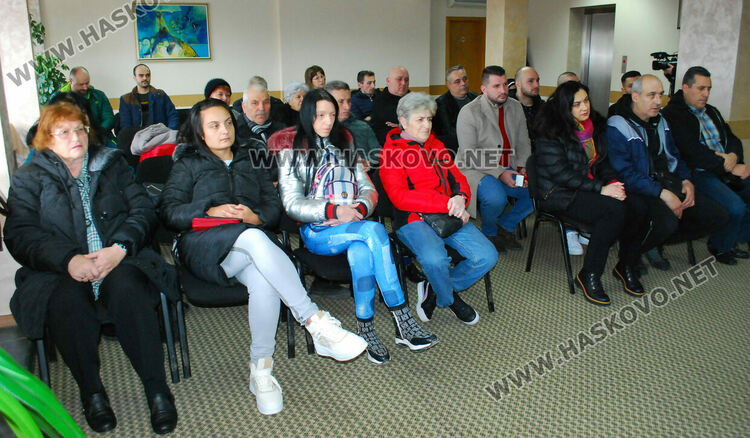 Стефан Янев на среща с граждани в Хасково, не е ясен водачът на листата в областта