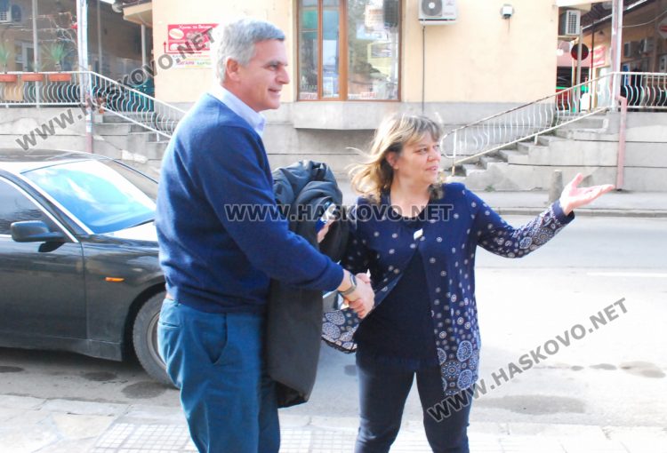 Стефан Янев на среща с граждани в Хасково, не е ясен водачът на листата в областта