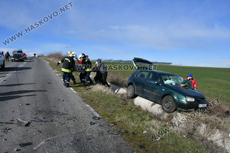 Две водачки пострадаха при челна катастрофа между Хасково и Минерални бани