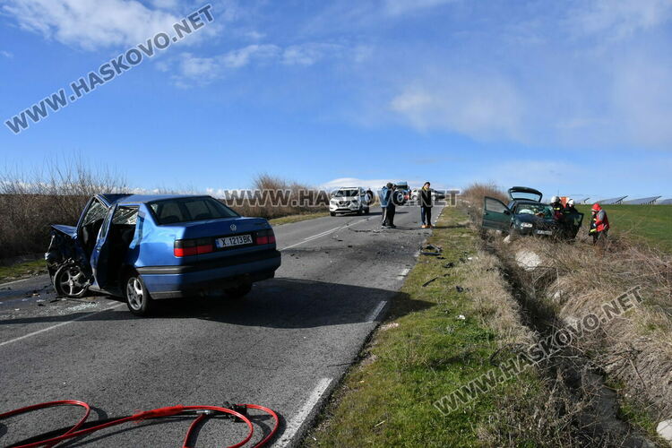 Две водачки пострадаха при челна катастрофа между Хасково и Минерални бани