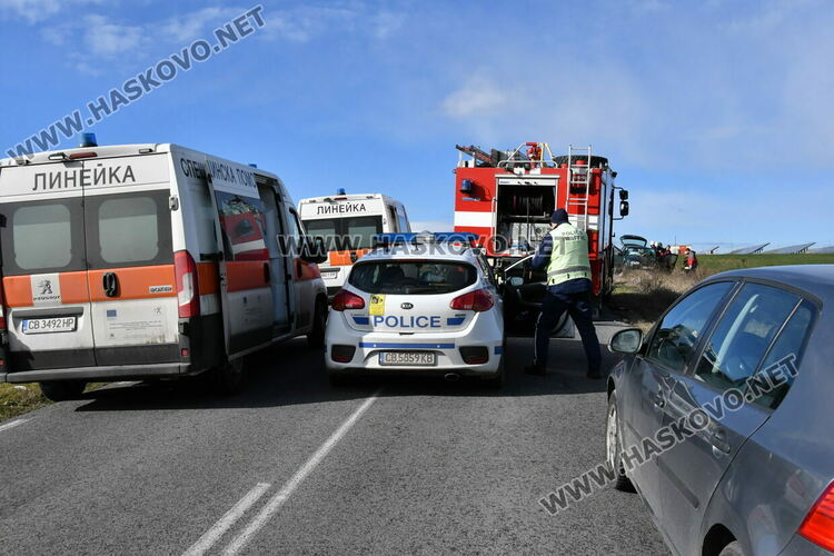 Две водачки пострадаха при челна катастрофа между Хасково и Минерални бани