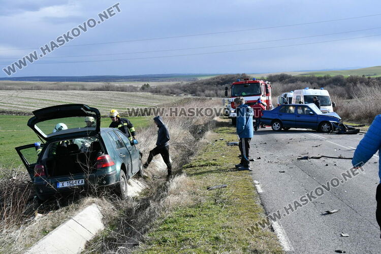 Две водачки пострадаха при челна катастрофа между Хасково и Минерални бани