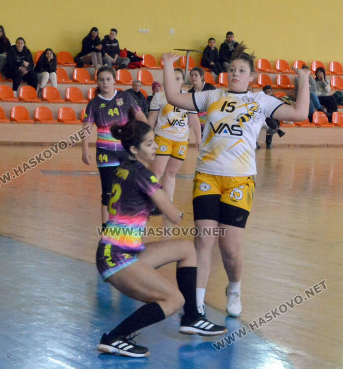 Хандбалистиките на Хасково с две убедителни победи в първенството