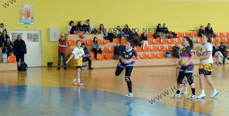 Хандбалистиките на Хасково с две убедителни победи в първенството