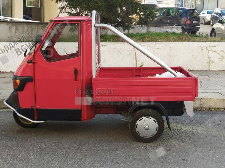   Кърджалиец пазарува вместо с пазарска чанта с триколка уникат за 20 000 евро